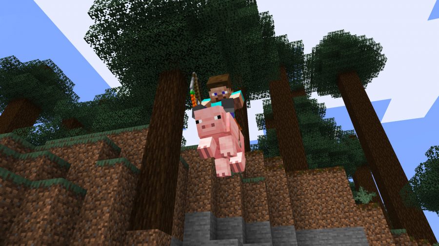 Un personaje de Minecraft montando un cerdo por el aire.